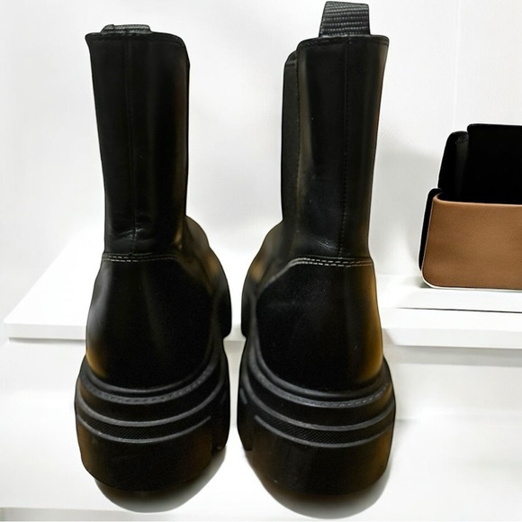 Marc Fisher LTD Morgan Chelsea Boots Chunky Lug Sole Black Size 8 - Picture 2 of 8